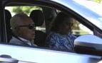Carmen Tello y Curro Romero en el interior de un vehículo. (Foto: Europa Press)