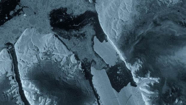 detalle lengua Petermann iceberg groenlandia