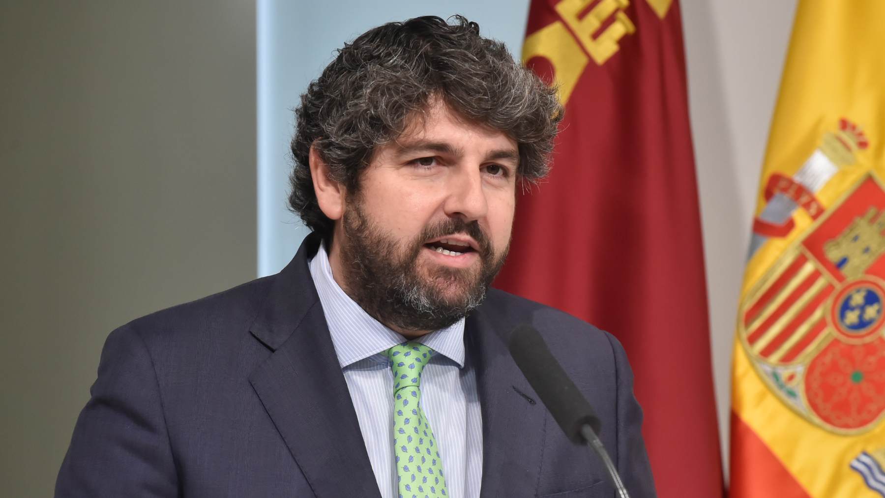 López Miras le exige a Sánchez el refuerzo urgente de medios frente a la avalancha de pateras taxis a Murcia