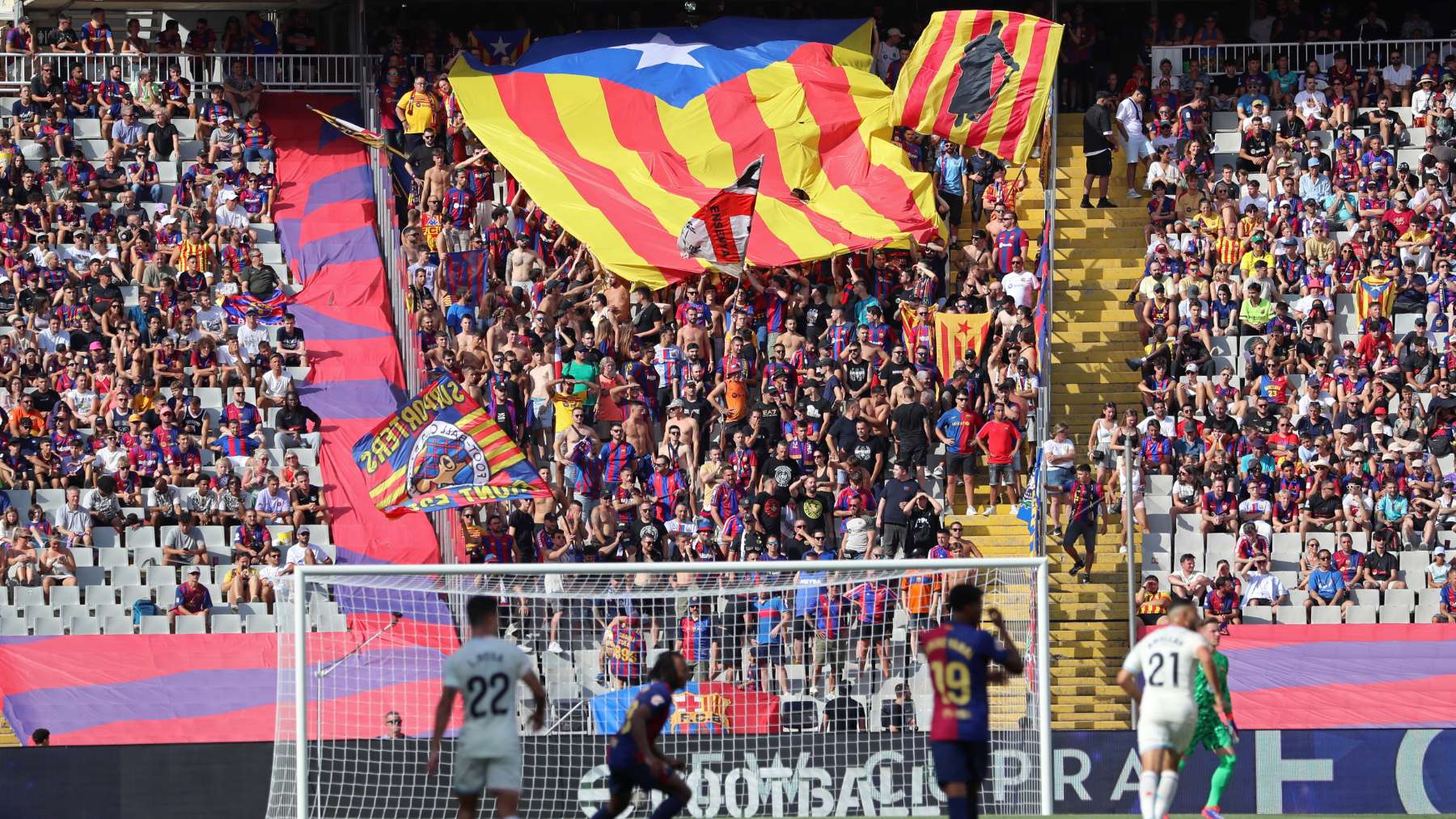El Barcelona apoya al independentista que se pegó con la Policía en Elche: La estelada es libertad de expresión