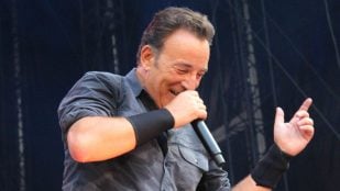 Bruce Springsteen, durante un show en vivo en Mönchengladbach, Alemania. Crédito: JolandaBakker, CC BY-SA 3.0, vía Wikimedia Commons