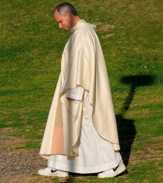 Nike, Papa Le&oacute;n XIV, Vaticano, Espa&ntilde;a. WhyHats, moda, sombrero, cowboy