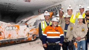 Excavadora de WIPP utilizada para abrir galerías de sal para residuos nucleares en Nuevo México