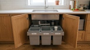 cubos basura fregadero