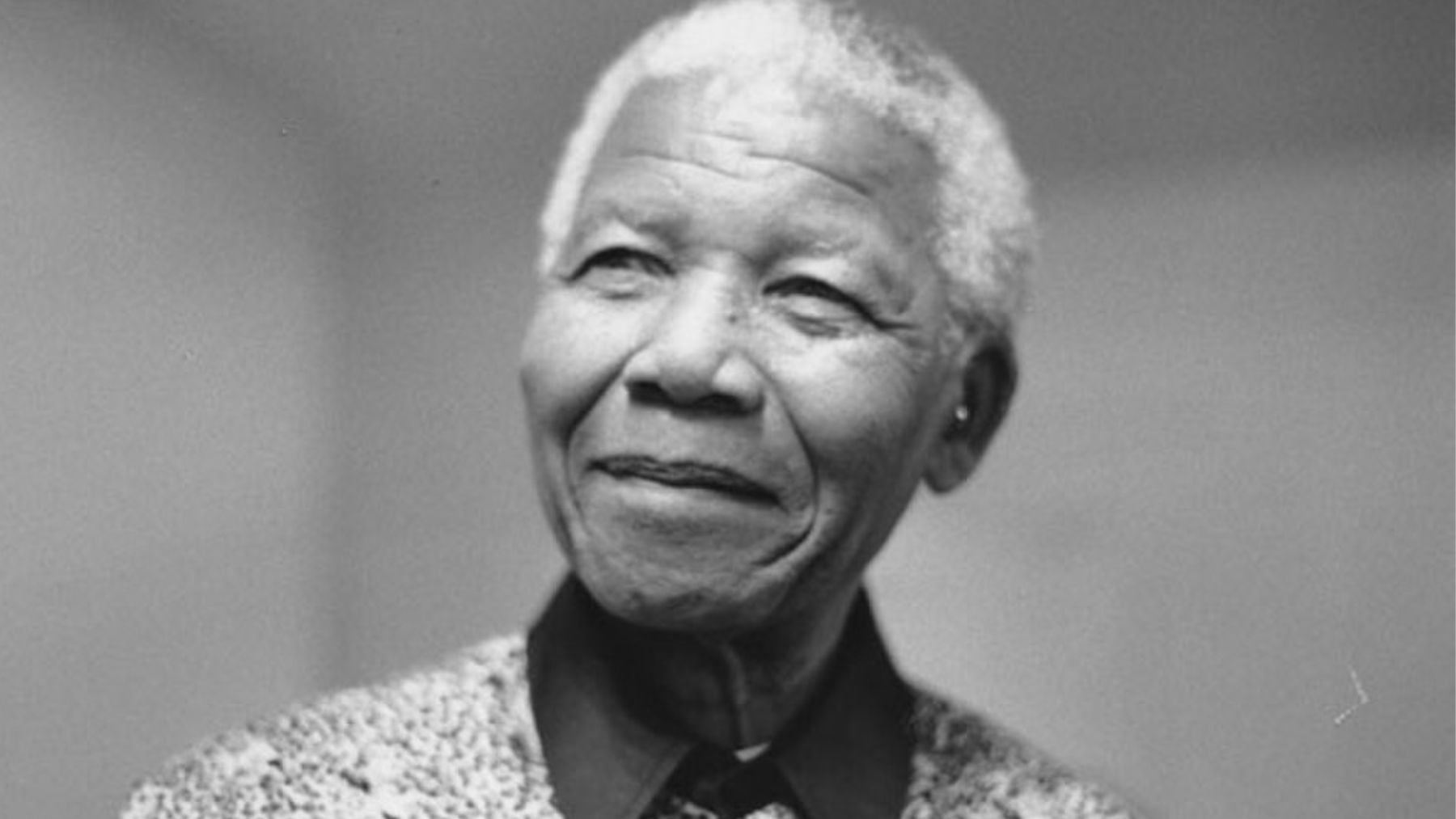 El gran lema de Nelson Mandela sobre la libertad: Ser libre no es solamente romper las propias cadenas, sino vivir en una forma que respete y mejore la libertad de las demás personas