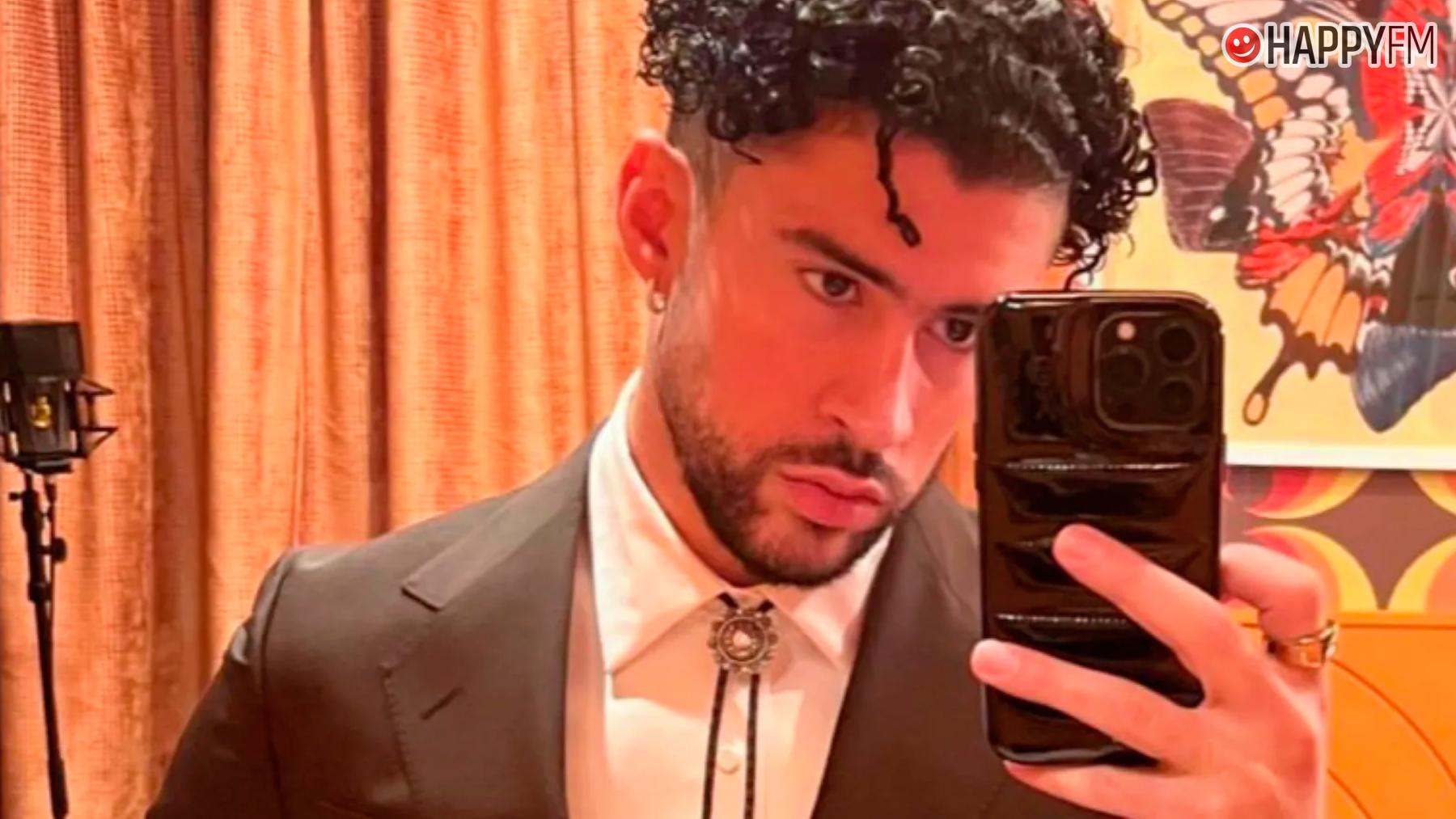 Bad Bunny (32 años) confiesa qué es lo que le encanta hacer nada más levantarse: Me gusta mirar...