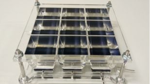 Vista trasera del módulo prototipo STPV (fotovoltaico semitransparente) fabricado. Fuente: ScienceDirect / Universidad de Jaén