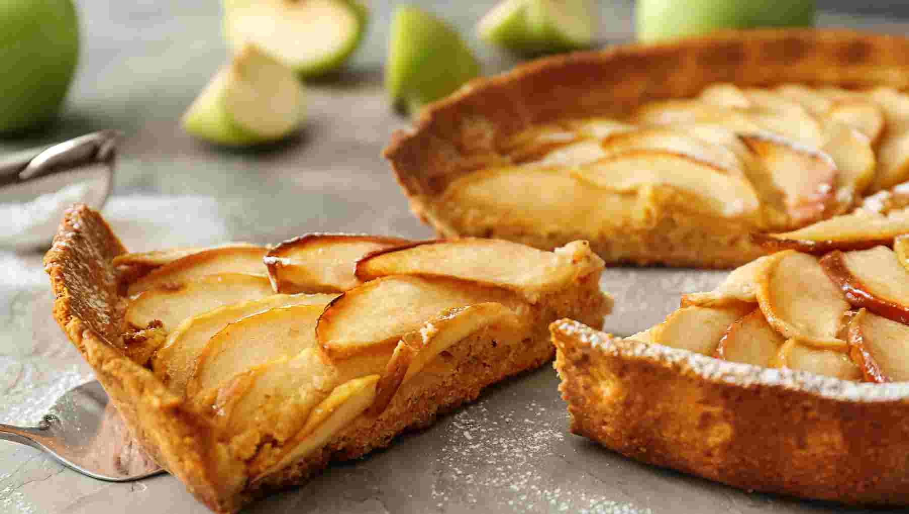 Tarta de manzana con masa quebrada.