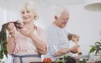 Dra. Miriam Piqueras: «Una dieta de fruta, verduras y caldos puede quedarse corta en proteínas para los mayores»