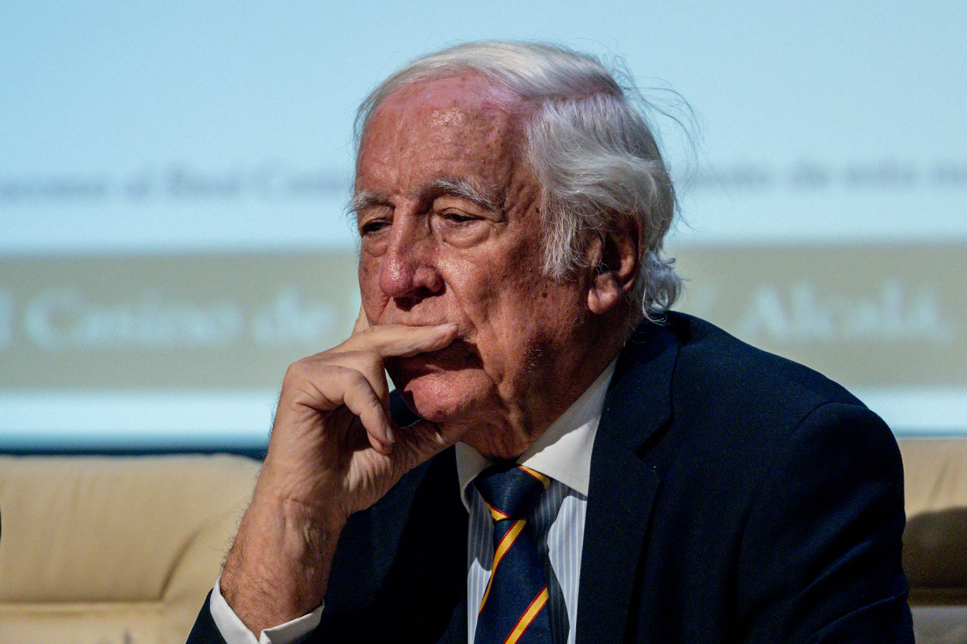 Carlos Espinosa de los Monteros. (Ep)