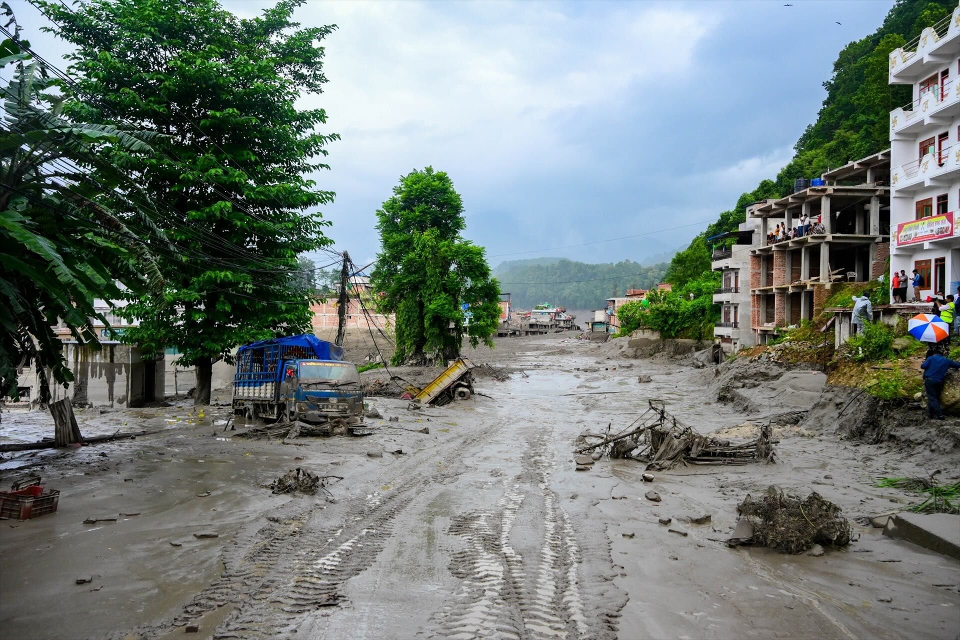 Localizan a un segundo español desaparecido en la catastrófica riada de Nepal