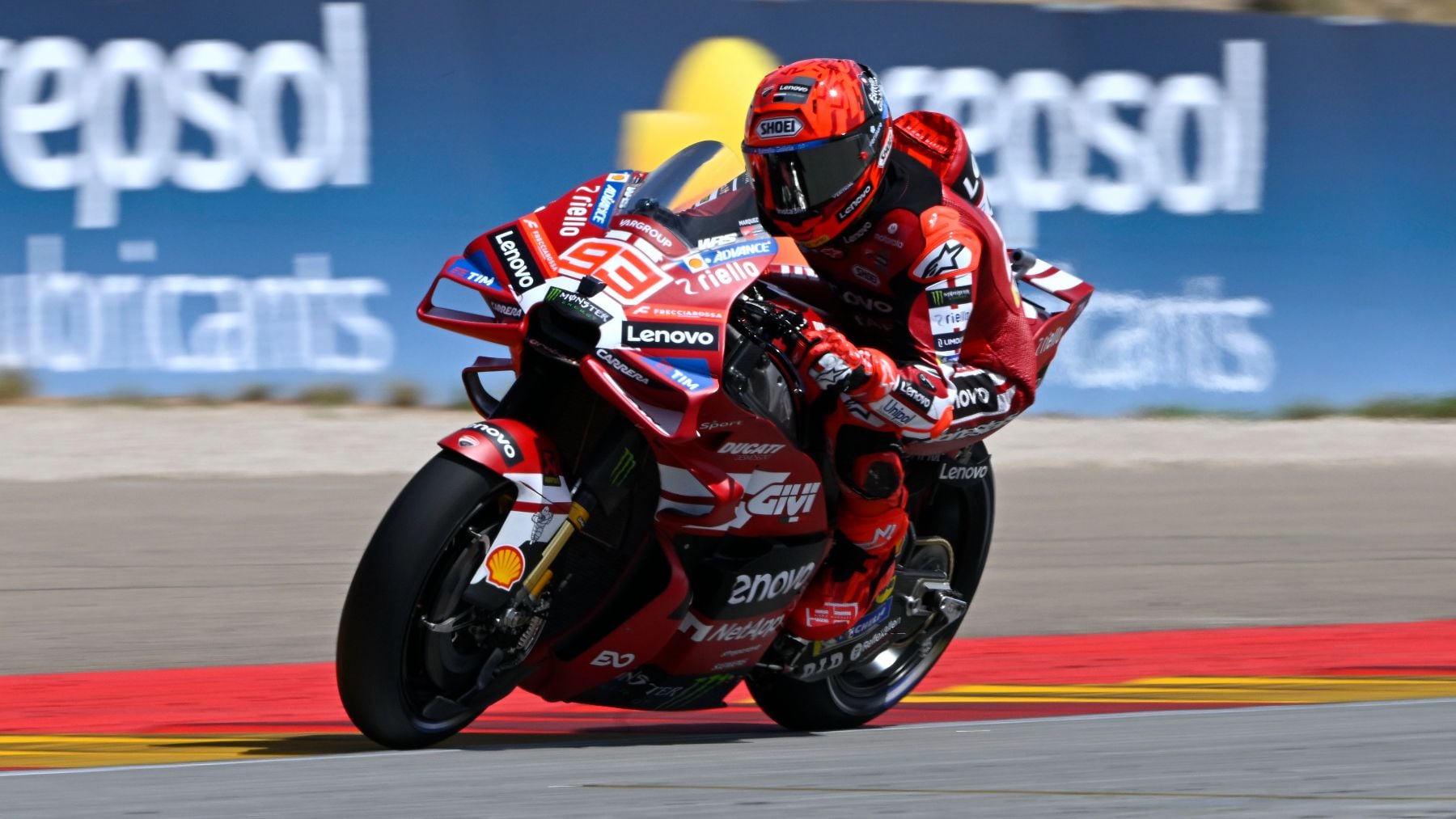 Marc Márquez reina en la sprint con Álex segundo y recorta puntos al líder