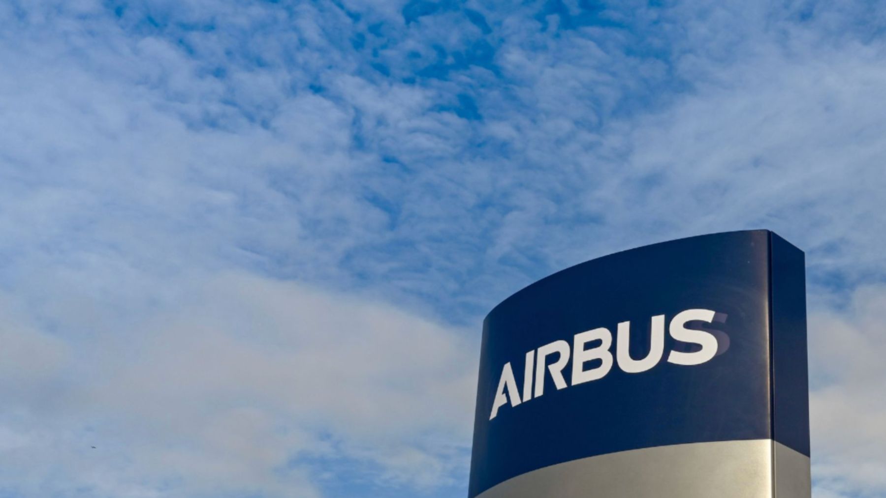 El Gobierno cargó contra Airbus por sugerir la cancelación de proyectos y le obligó a negociar con los sindicatos