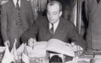 Antoine de Saint-Exupéry en el ayuntamiento de Montreal, en la primavera de 1942. Foto: Bibliothèque et Archives nationales du Québec, Fondo Bernard Valiquette / dominio público.