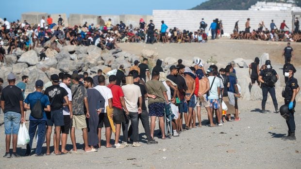 Inmigrantes de Ceuta, ayudas, gobierno de sanch&eacute;z, pymes, aut&oacute;nomos, empresas