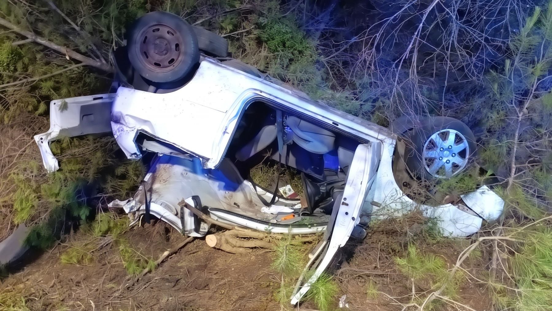 Una joven de 23 años muere tras el violento choque de un coche contra un árbol en Mallorca