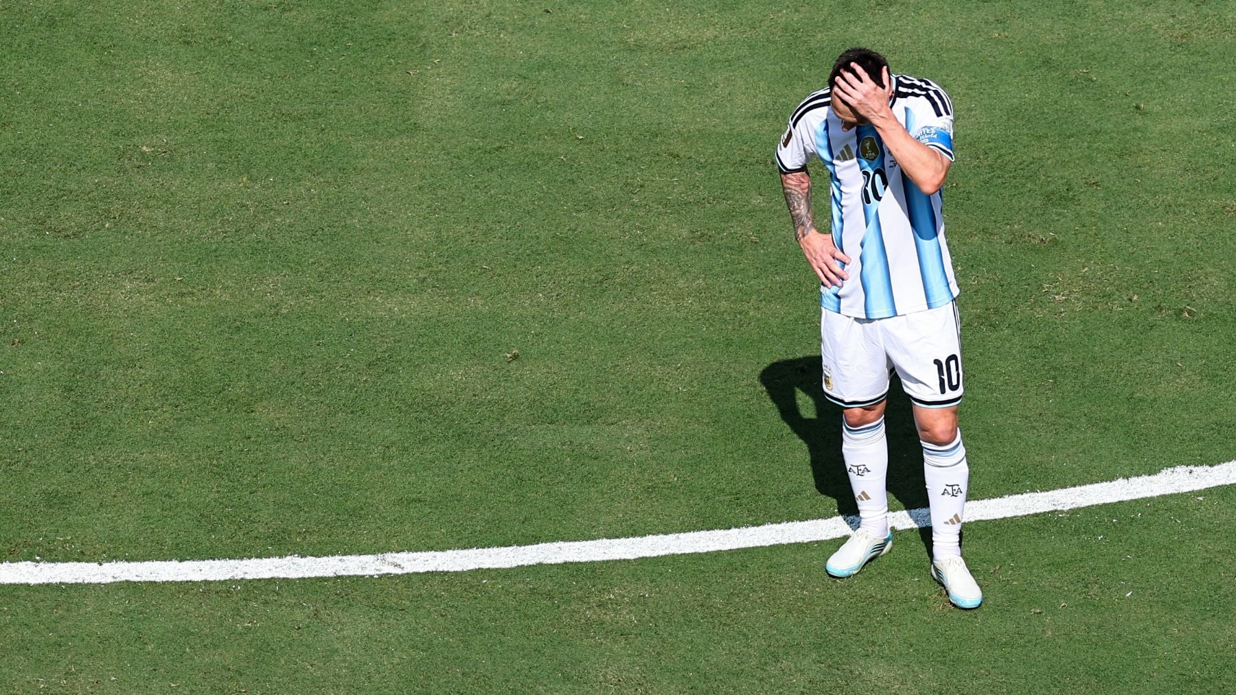 Messi anuncia que deja la selección argentina