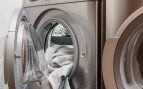 Mezclar azúcar con detergente: para qué sirve y qué beneficios tiene para lavar la ropa