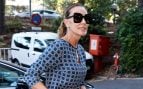Mar Flores llega al hospital para conocer a su nieta, el segundo hijo de Carlo Costanzia y Alejandra Rubio