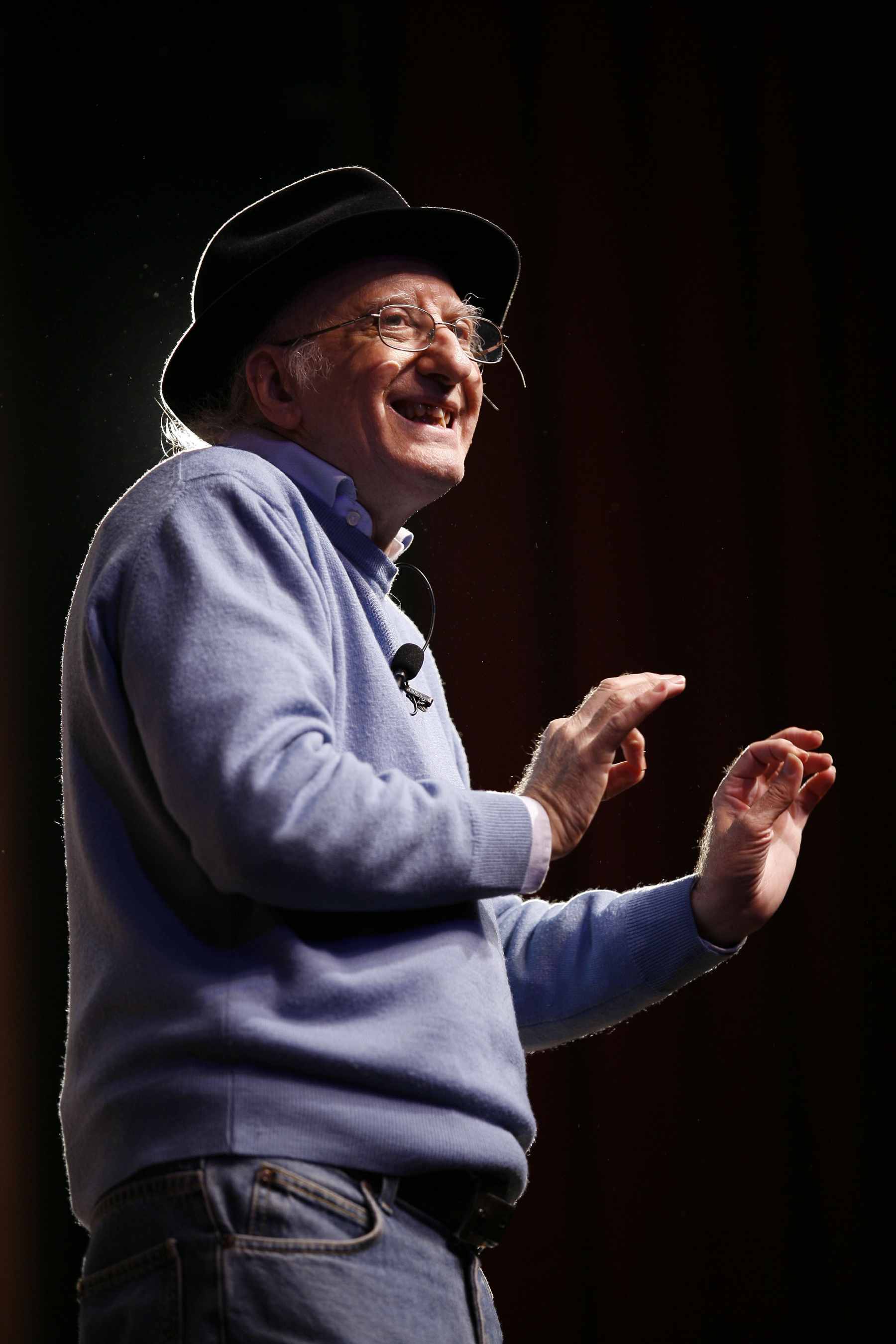 Juan Tamariz durante una actuaci&oacute;n. (Foto: Europa Press)