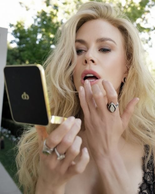 Nicole Kidman , pelo, raya al lado