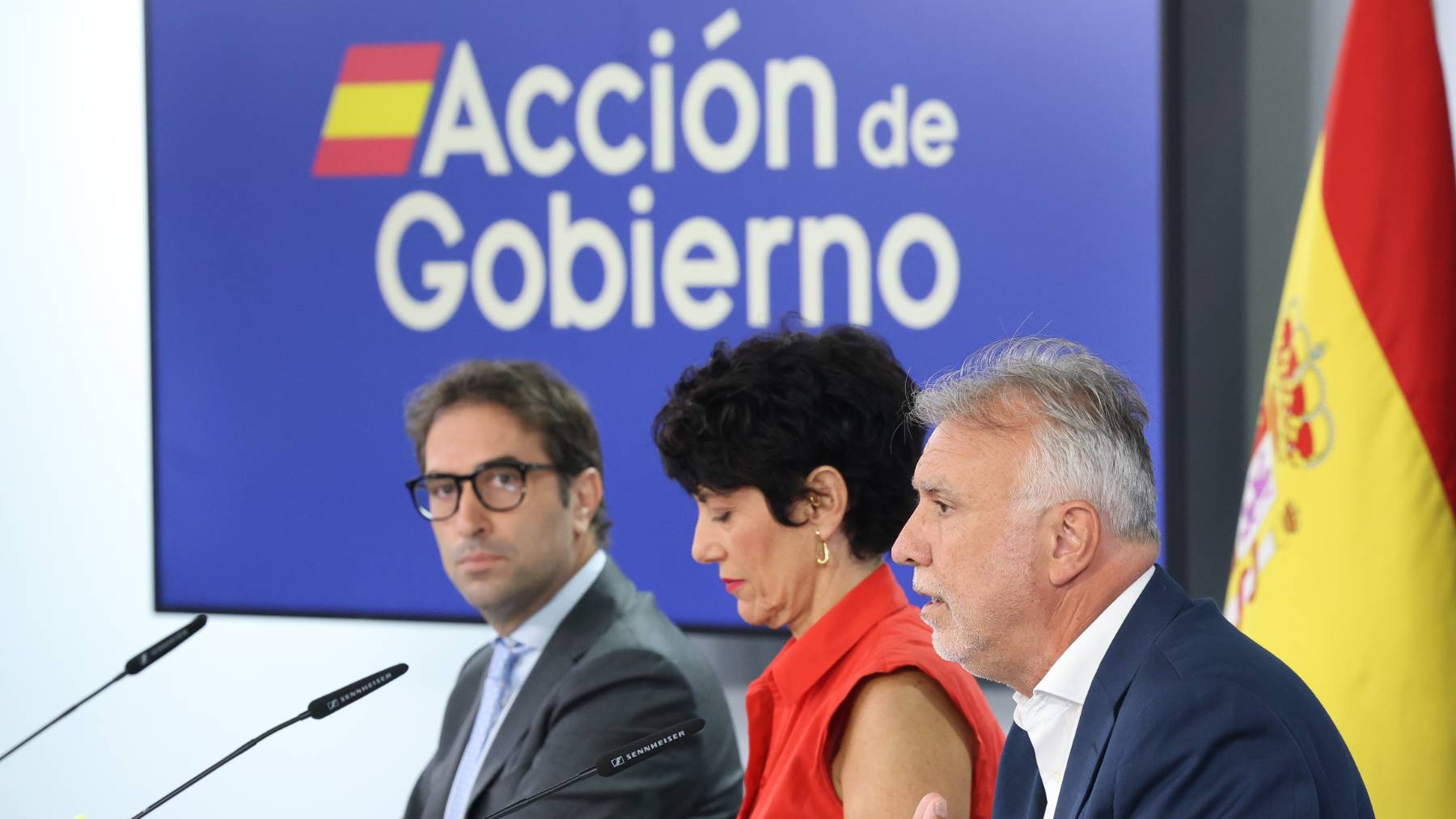 El Gobierno dice que aún es imposible conocer el número de menas en Ceuta un mes después de la invasión