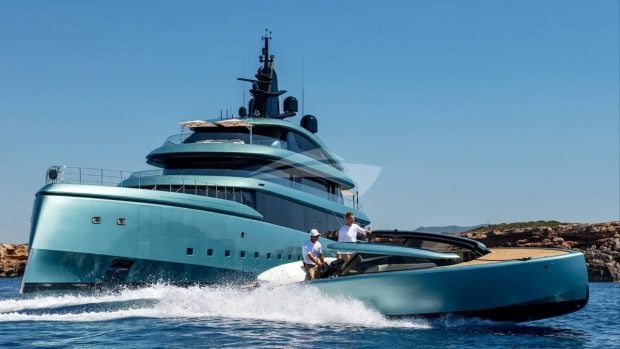 yate tarragona boceto lapiz 125 millones