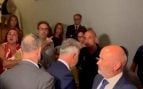 Los ministros Torres y Saiz huyen por una puerta trasera del acto institucional en Ceuta al grito de «¡Traidores dimisión!»