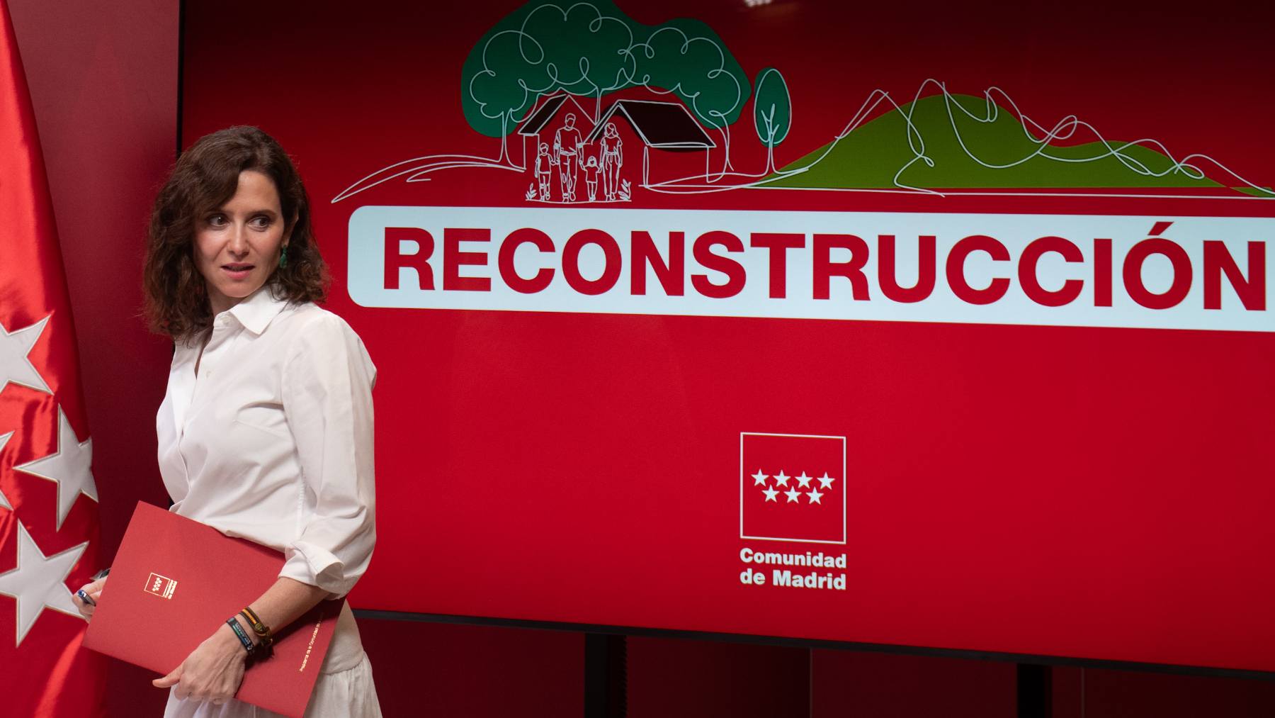 La presidenta de la Comunidad de Madrid, Isabel Díaz Ayuso, durante una reunión extraordinaria del Consejo de Gobierno de la Comunidad de Madrid, en la Real Casa de Correos, el pasado 29 de julio. (Foto: Europa Press).