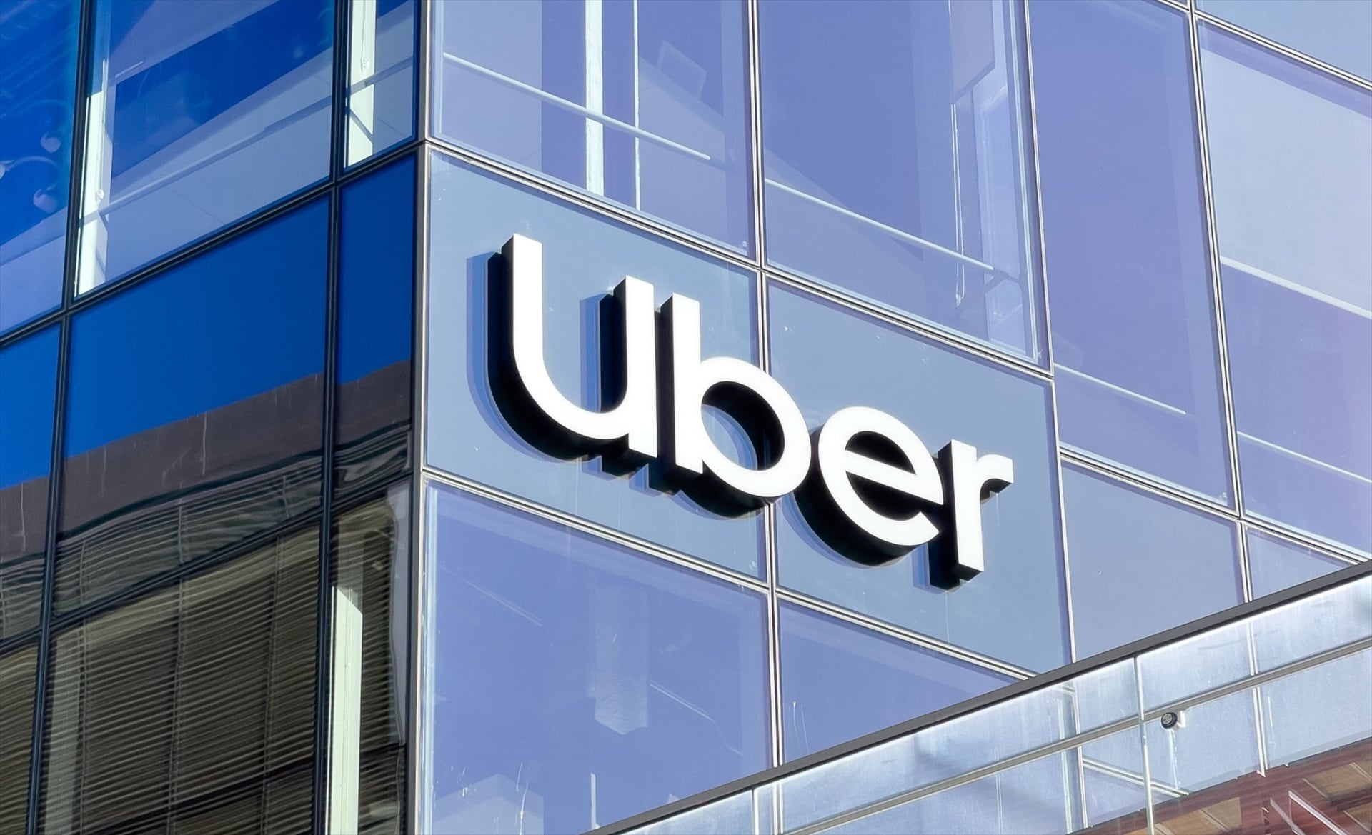 Uber anuncia que despedirá a 3.300 trabajadores a nivel mundial como parte de su reestructuración