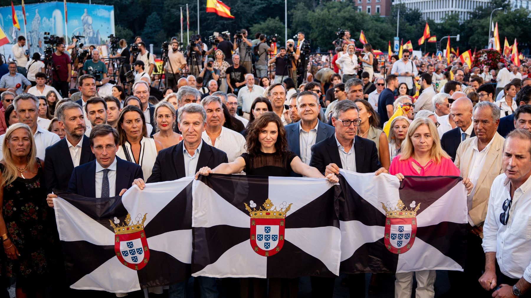 Feijóo en Cibeles: El país ha tomado muy buena nota de que una ciudad española ha sido invadida y ocupada