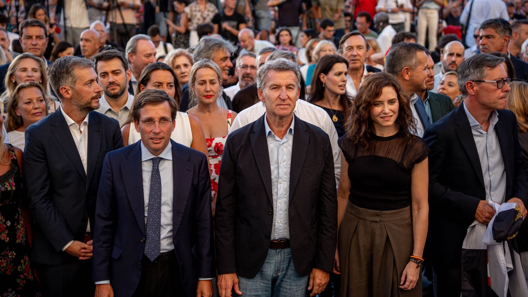 Feijóo, Ayuso y Almeida en Cibeles. (Ep)