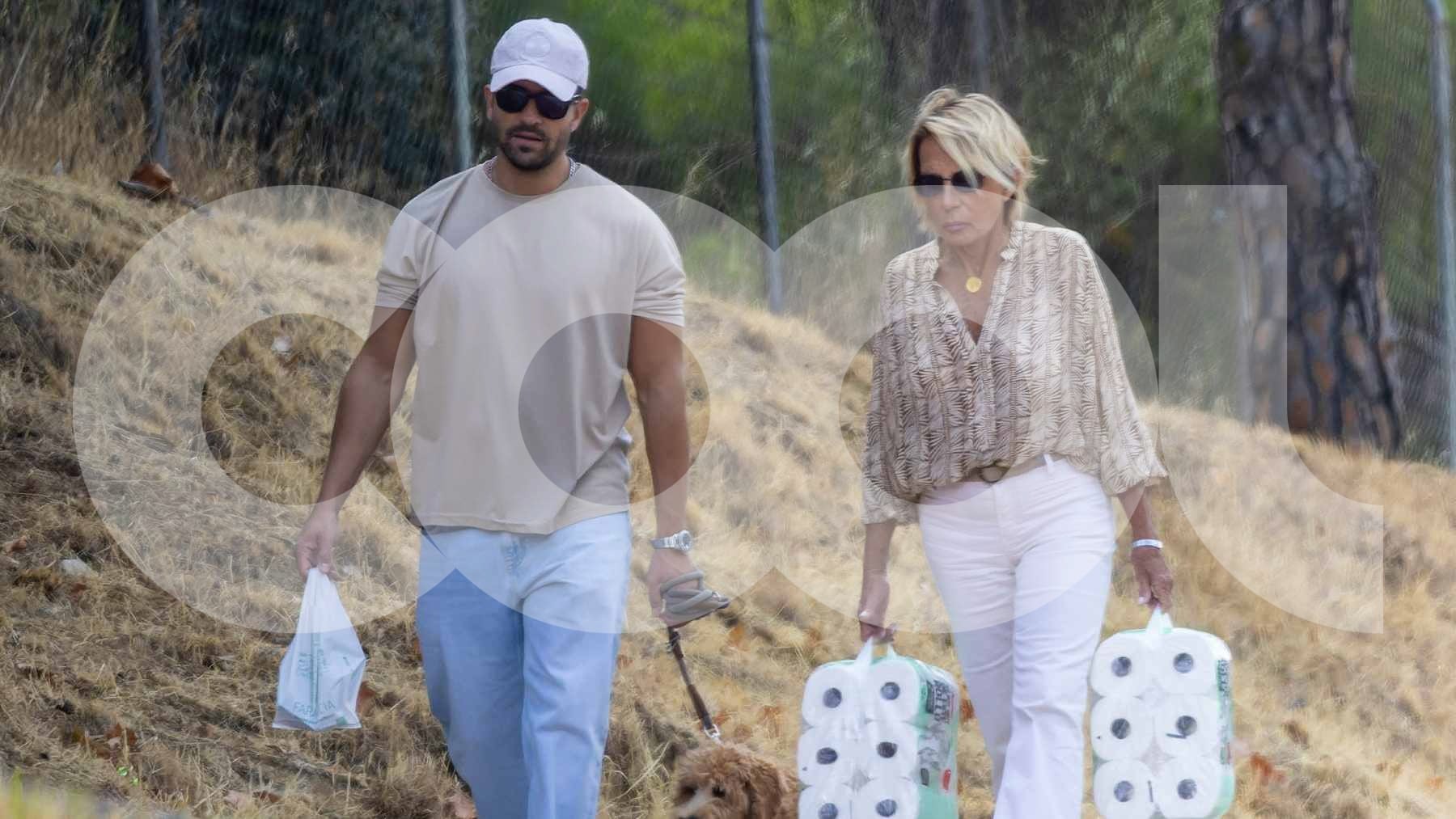 Pablo Alborán junto a su madre. (Foto: STUDIO24)
