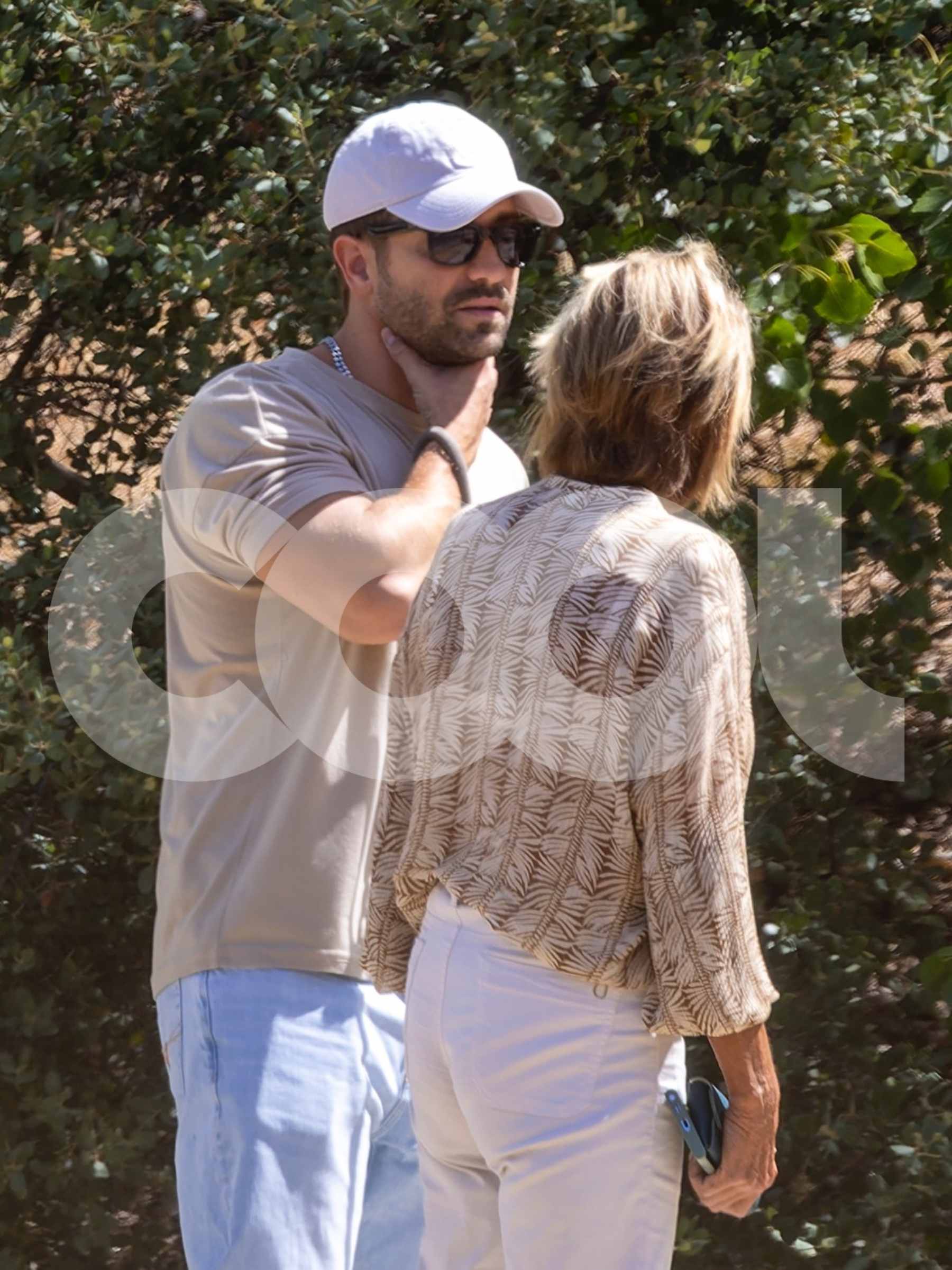 Pablo Alborán junto a su madre. (Foto: COOL)