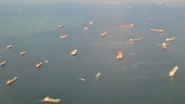 barcos invasión ormuz