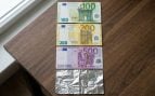 Envolver billetes de dinero en efectivo con papel de aluminio: para qué sirve y por qué lo recomiendan los expertos