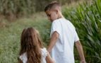 psicología personas cuidaron hermanos
