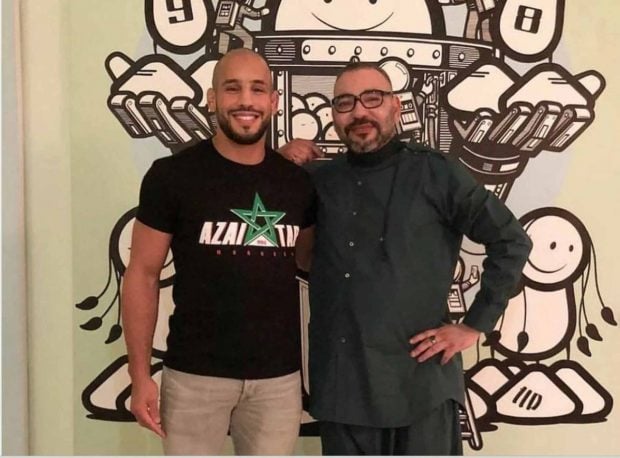 Abu Azaitar junto a Mohamed VI. (Foto: RRSS)