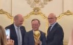 De la Fuente y Louzán, en Ceuta con la Copa del Mundo: «Todos los caballa os habéis convertido en mis ídolos»