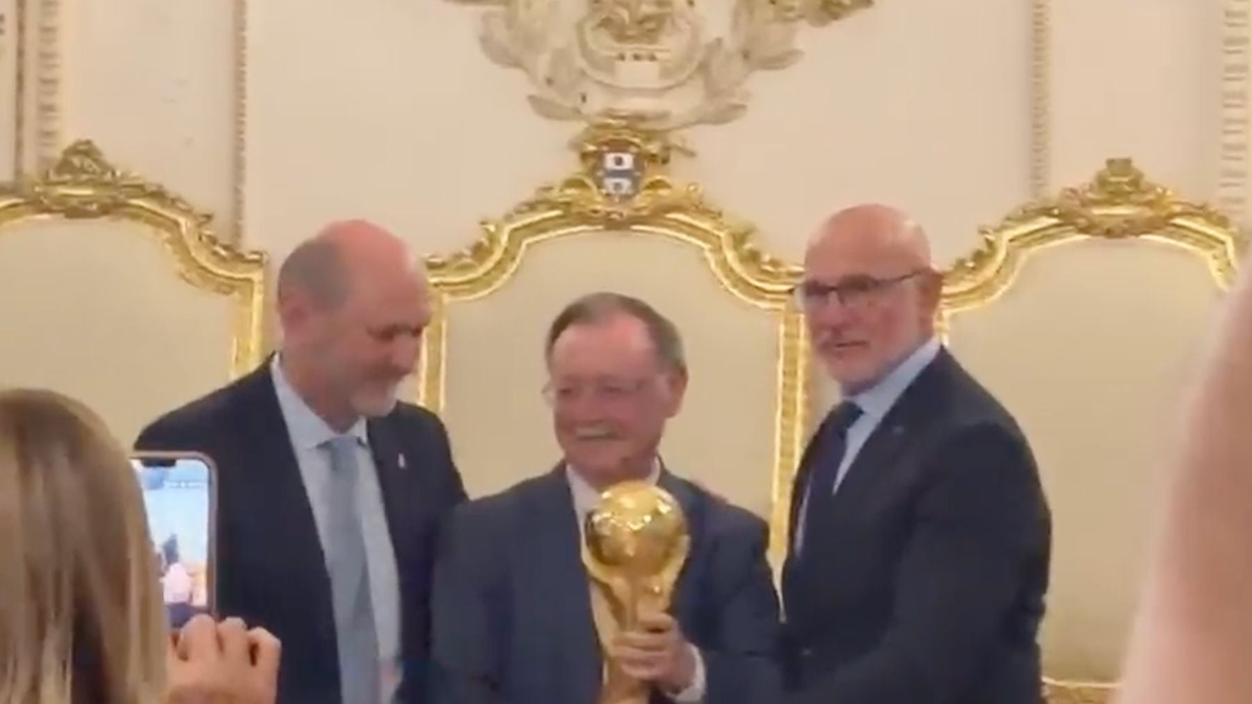 De la Fuente y Louzán, en Ceuta con la Copa del Mundo: Todos los caballa os habéis convertido en mis ídolos