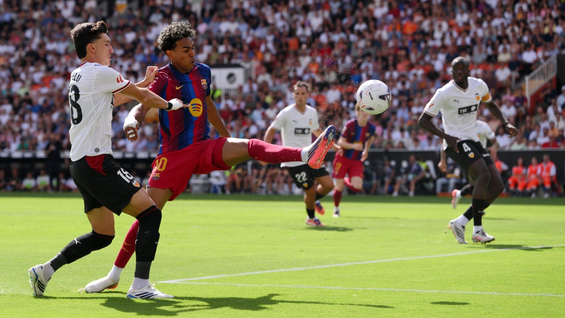 Valencia – Barcelona, en directo hoy: dónde ver online gratis, cómo va y última hora del partido de Liga en vivo