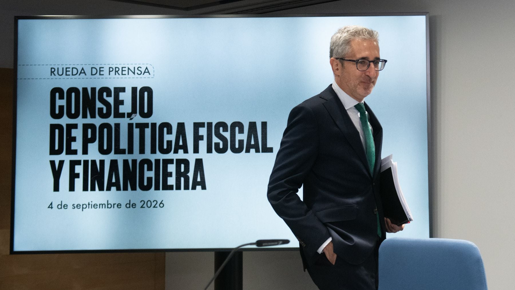 Arcadi España, ministro de Hacienda.