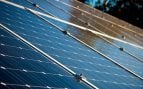 Paneles solares fotovoltaicos utilizados para generar electricidad renovable