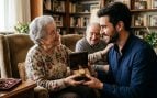 La psicología dice que cuando las personas mayores de 70 años comienzan a regalar cosas, no están deshaciéndose de objetos innecesarios; es algo más profundo