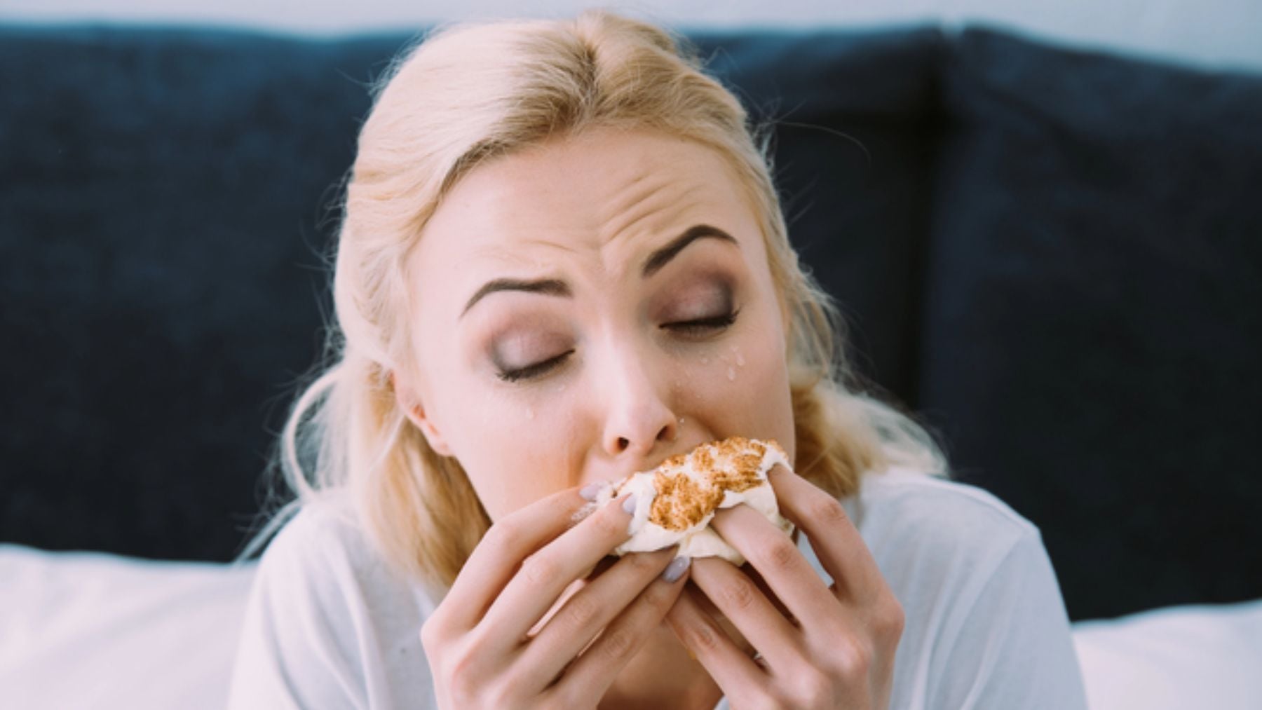 Por qué el estrés y la falta de sueño hacen que sientas más hambre: ésta es la explicación de los expertos