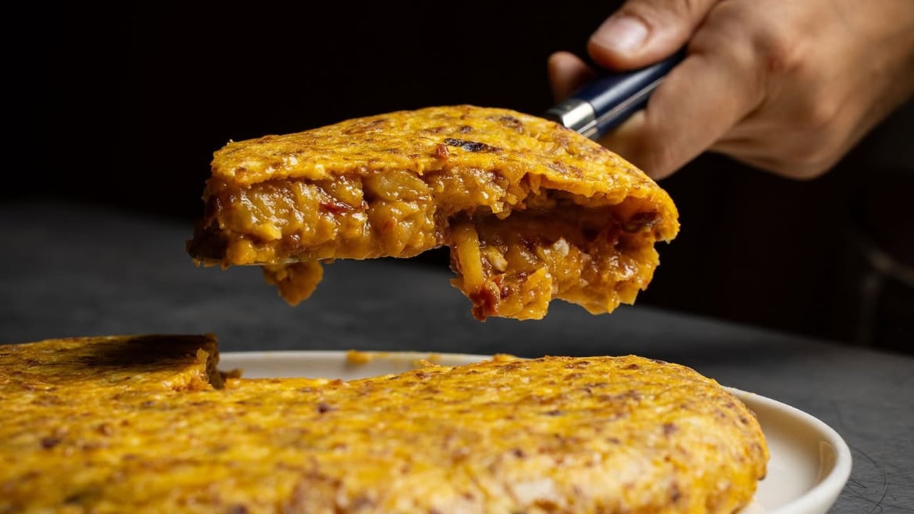 La tortilla que quiere conquistar Madrid durante la Fórmula 1: jamón ibérico, huevos rotos…