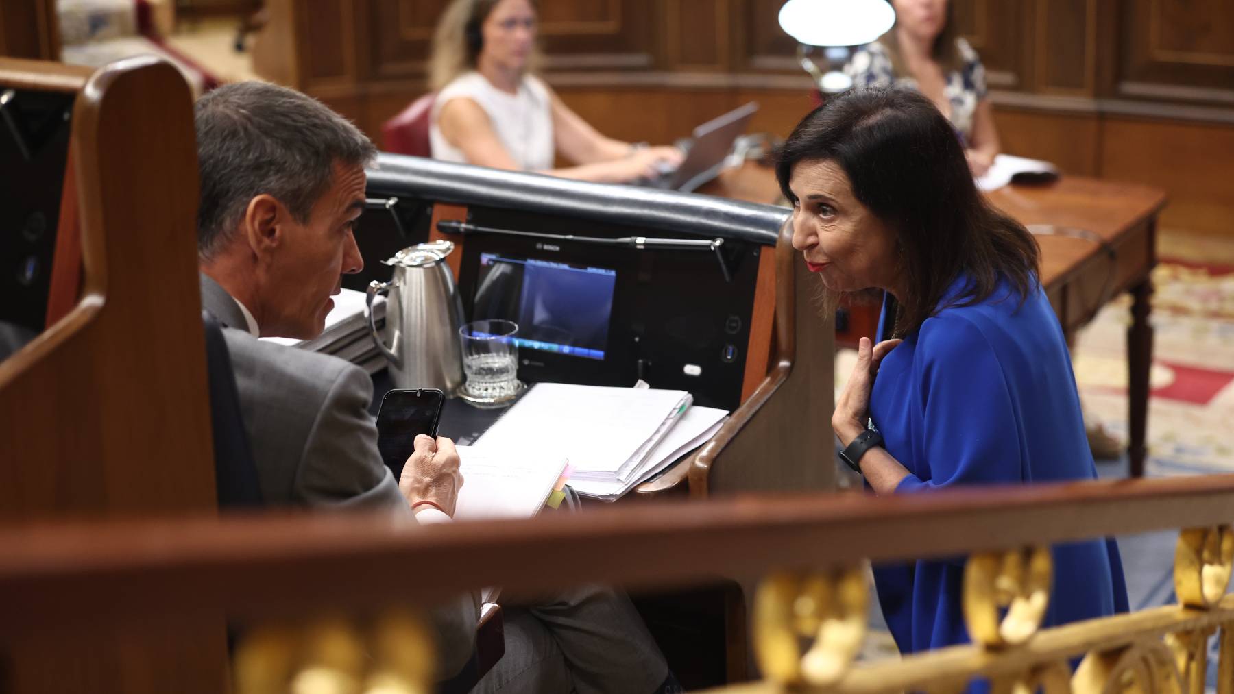 Moncloa carga contra el CNI por alertar de la invasión de Ceuta con un whatsapp a un cargo menor