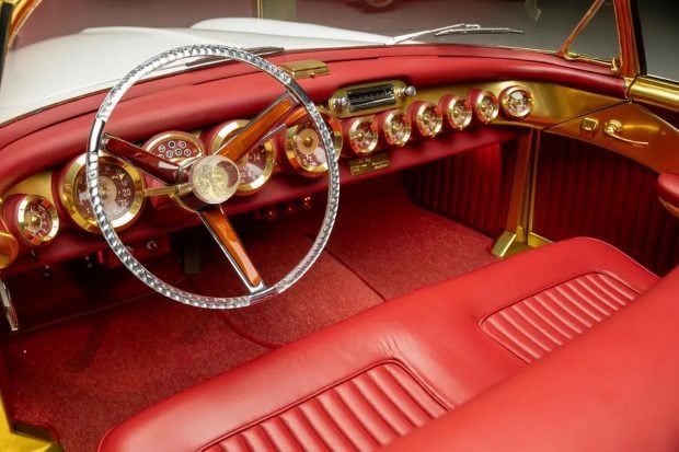 cadillac oro elegante vendido subasta 1,2 millones