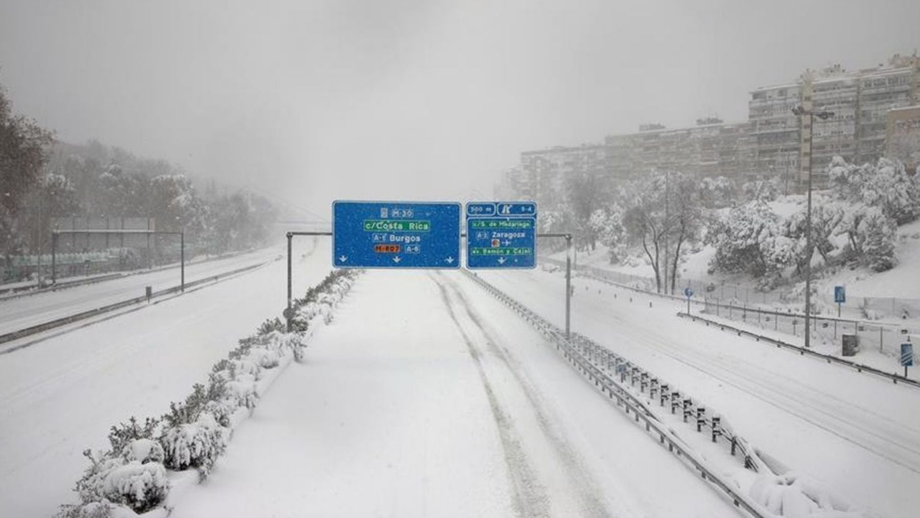 La M-30 de Madrid, cortada por las nieves durante la Filomena (Telemadrid).