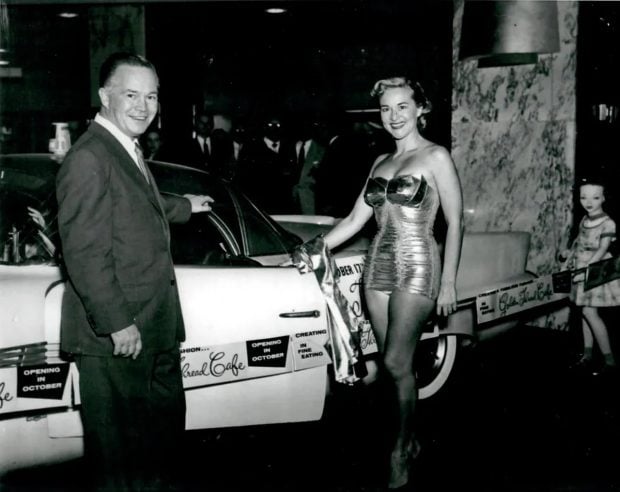 cadillac oro elegante vendido subasta 1,2 millones